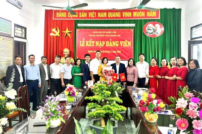 Trường THCS Nghĩa Hải long trọng tổ chức Lễ kết nạp Đảng viên mới
